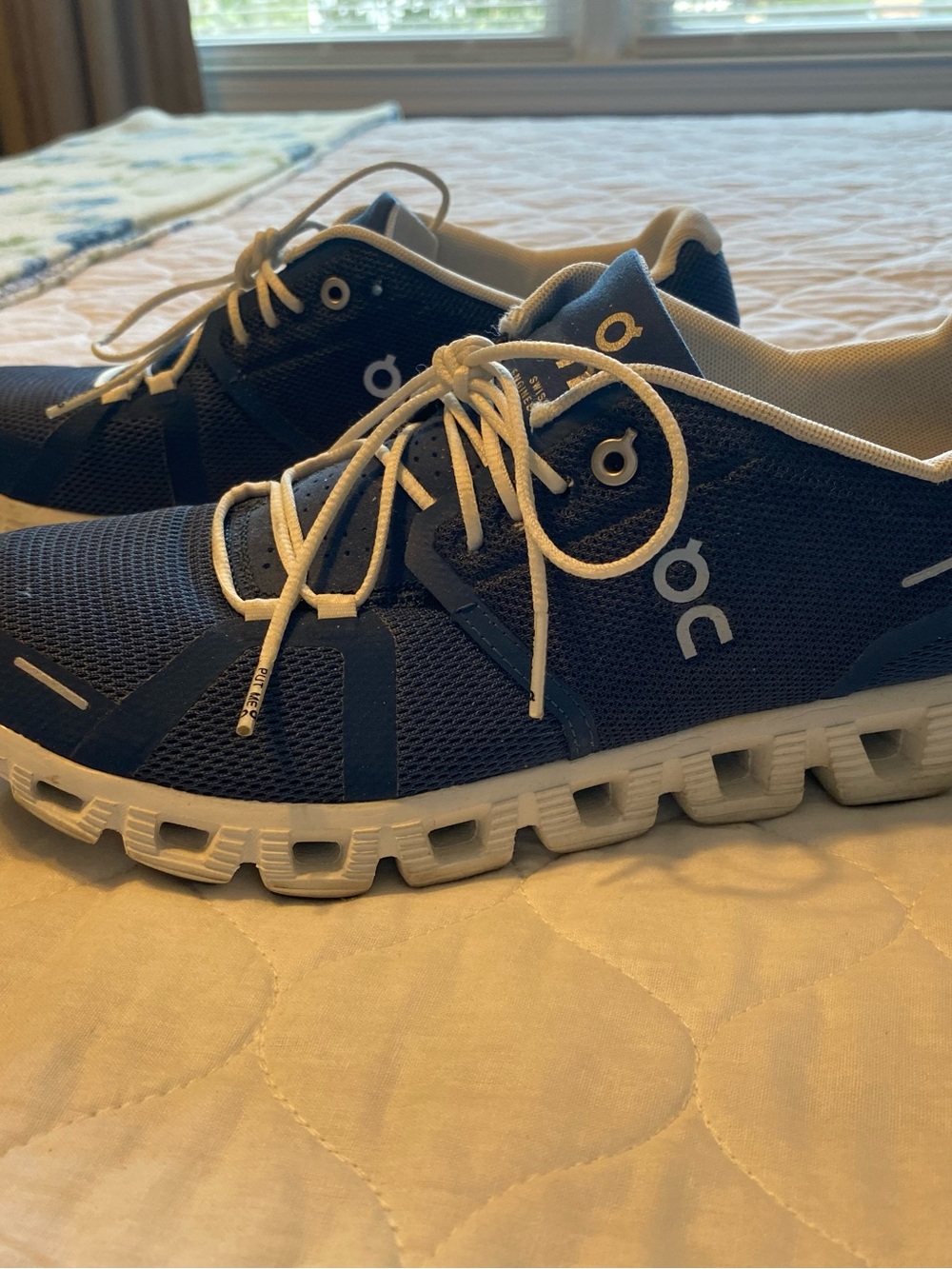 On Running Women's Running Shoes in Navy and White. Size 9